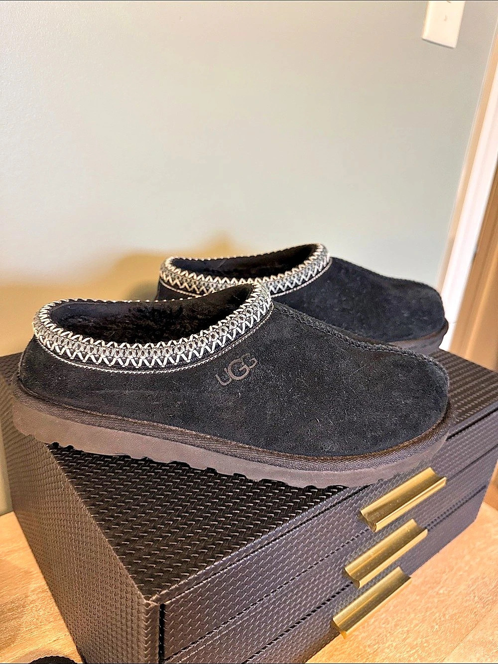 UGG Tasman Slipper Black